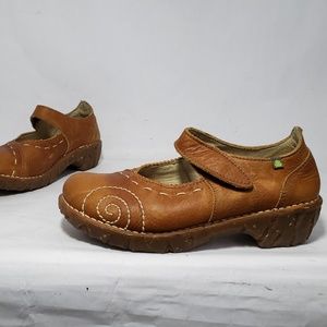 El Naturalista Frog Shock Brown Mary Jane Shoes